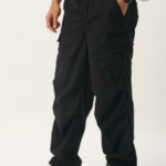 Men Black Parachute Fit Pure Cotton Cargos Trousers